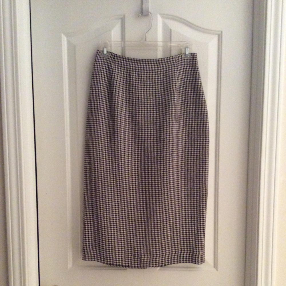Classic Ralph Lauren brown houndstooth skirt
